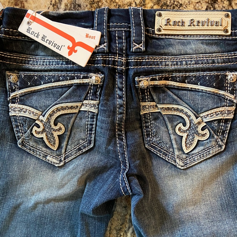 Women’s Rock Revival Lynna Boot Cut. Size 27. NWT